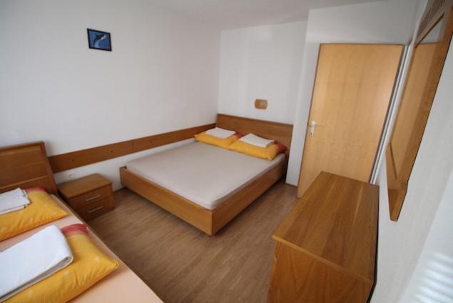 Apartments Helena Zadar Vrsi Exterior foto
